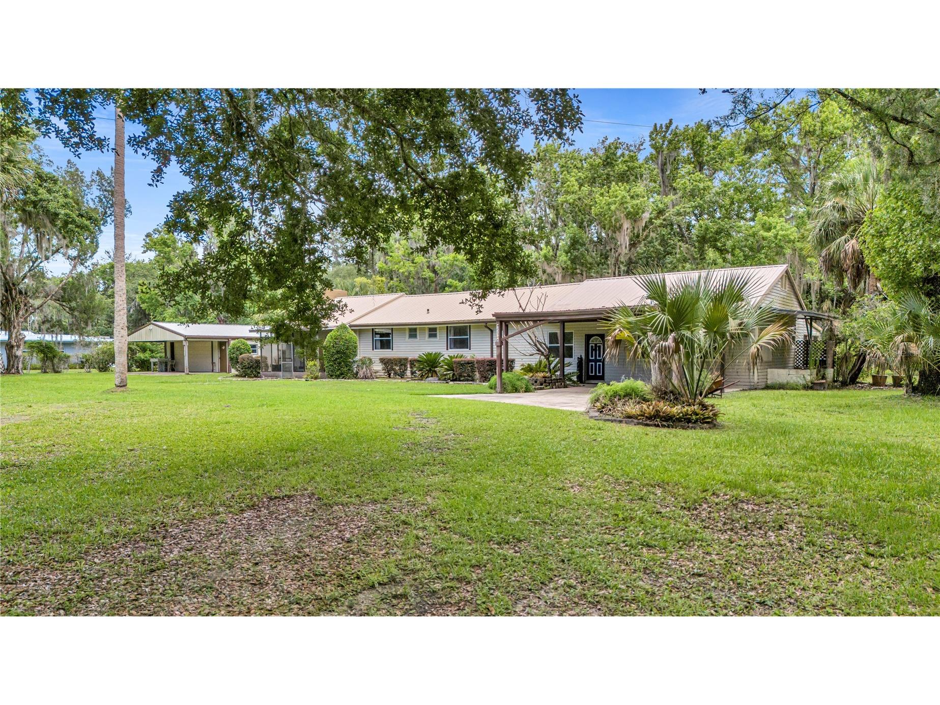 22308 Blue Creek Lodge Road Astor FL 32102 - ST JOHN'S RIVER LAKE GEORGE R4911432 image1