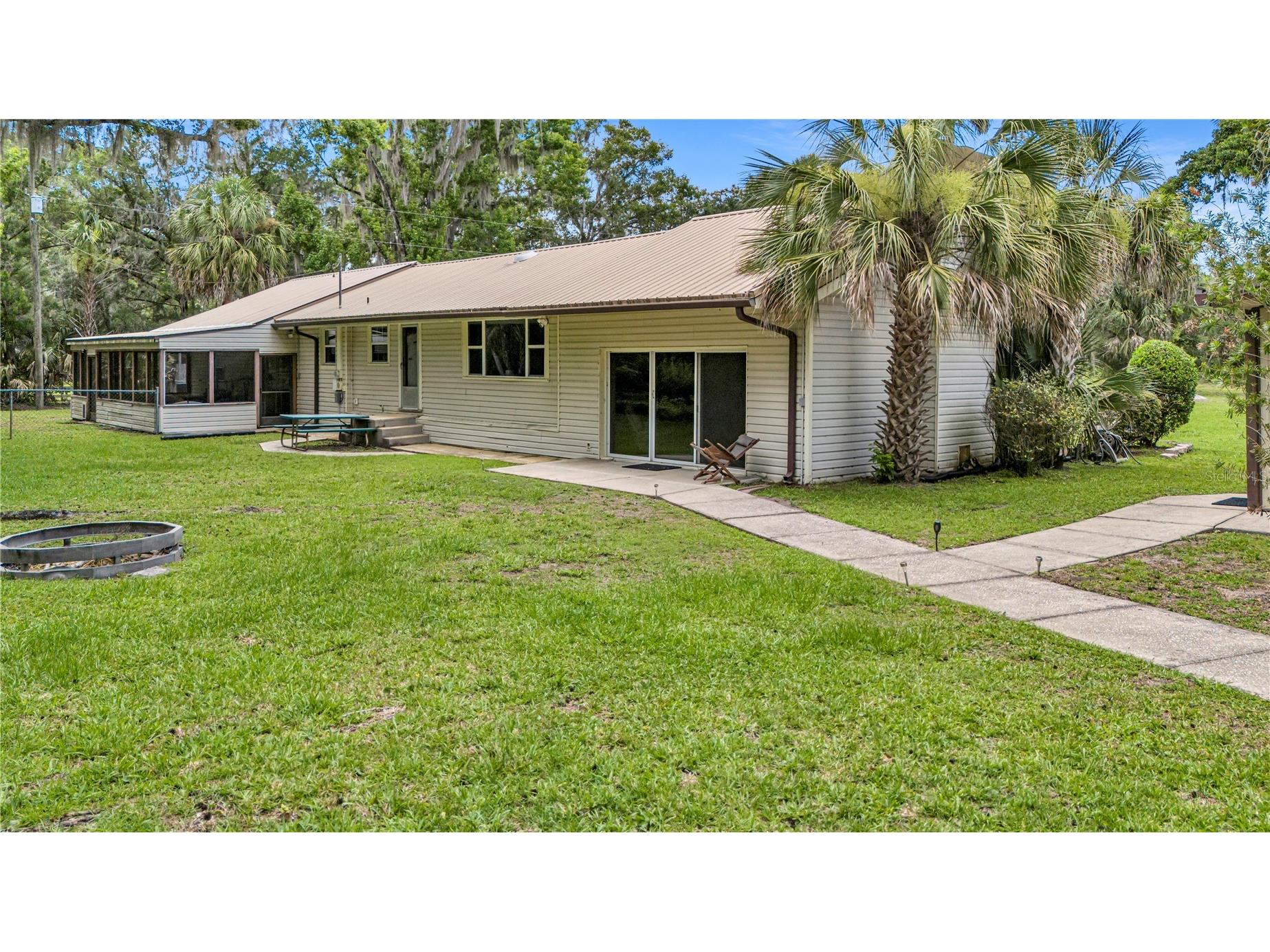 22308 Blue Creek Lodge Road Astor FL 32102 - ST JOHN'S RIVER LAKE GEORGE R4911432 image4