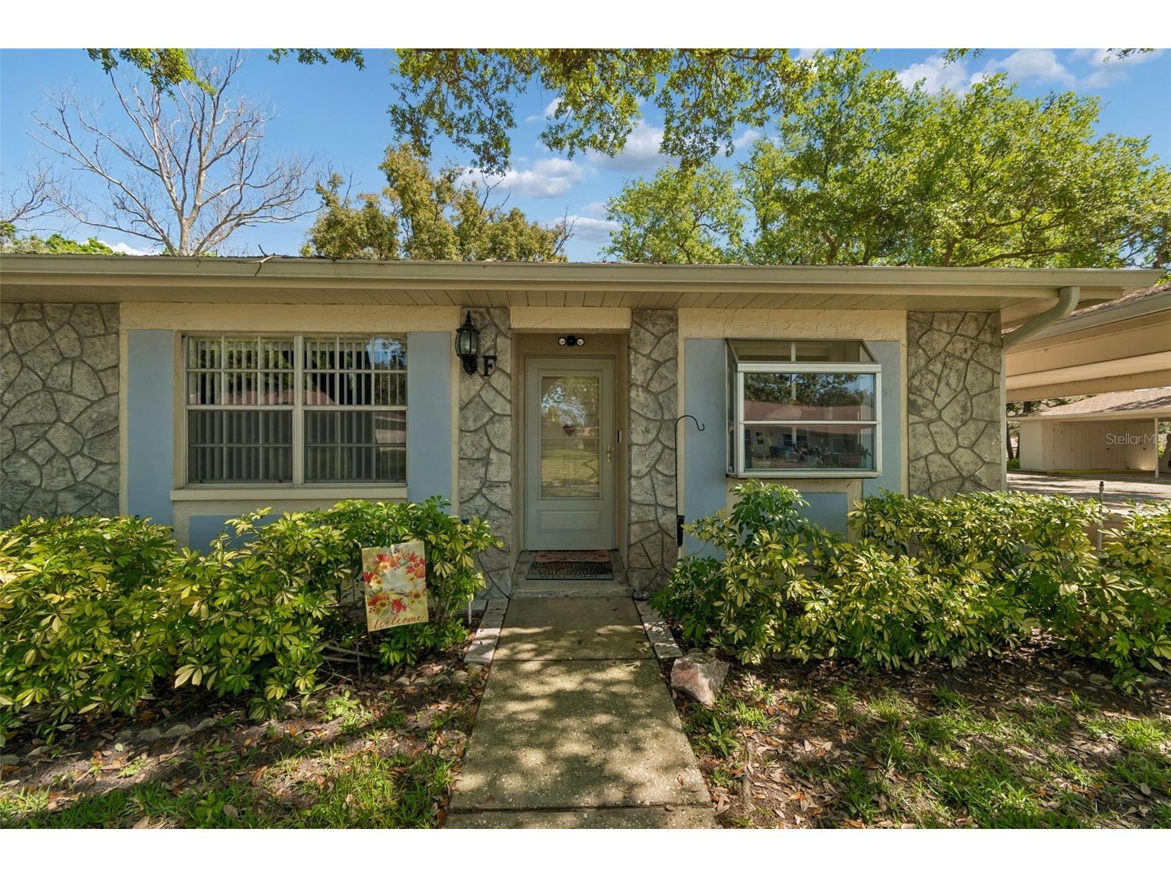 2231 Lark Circle E #F Palm Harbor FL 34684 TB8484660 image1