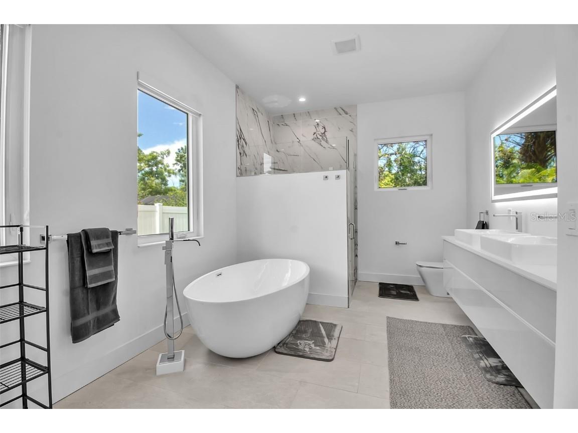 2231 Wood Street Sarasota FL 34237 A4663908 image16