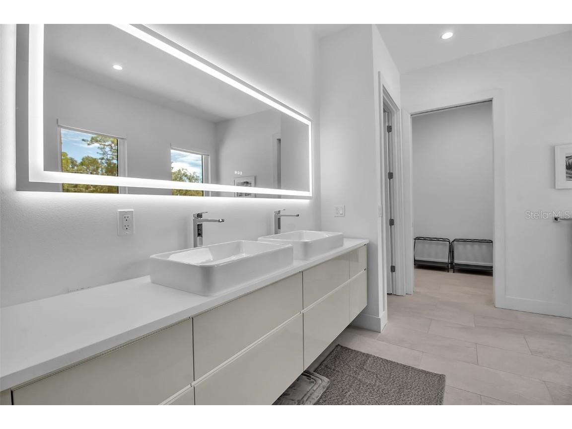 2231 Wood Street Sarasota FL 34237 A4663908 image17