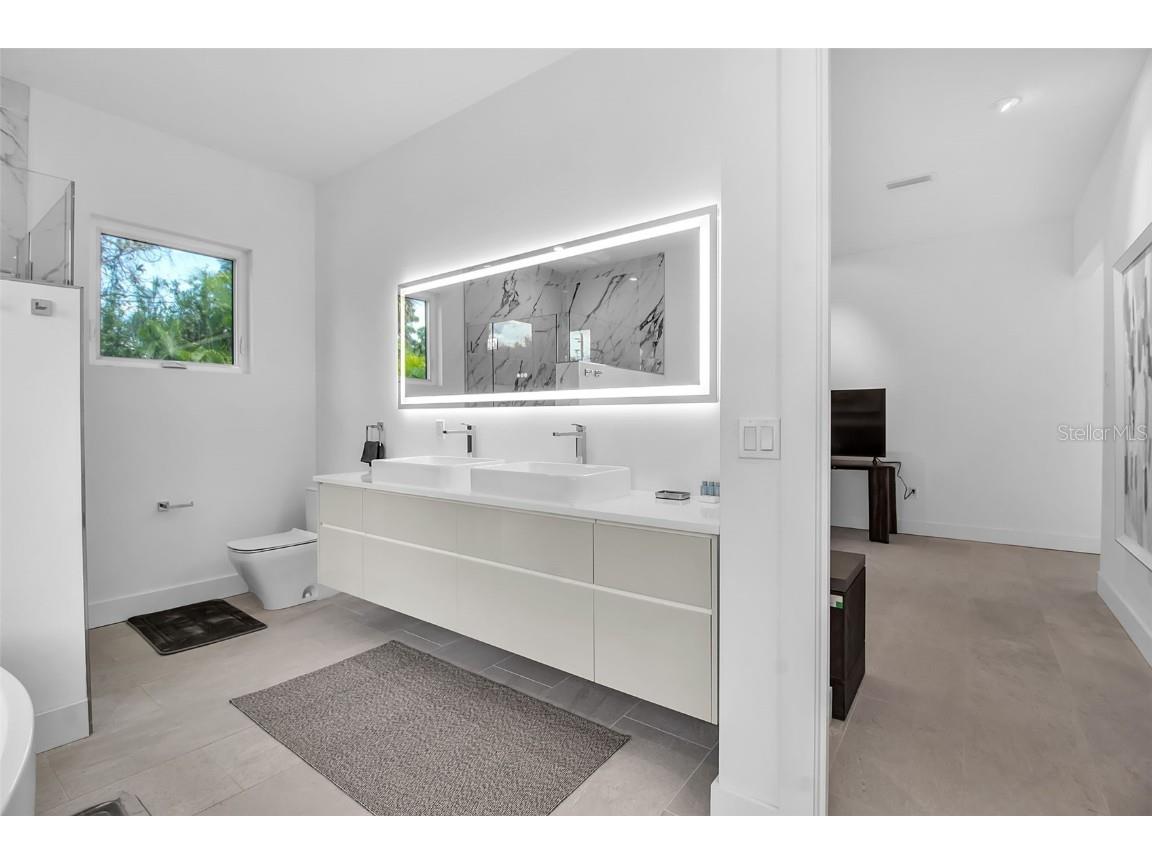 2231 Wood Street Sarasota FL 34237 A4663908 image18