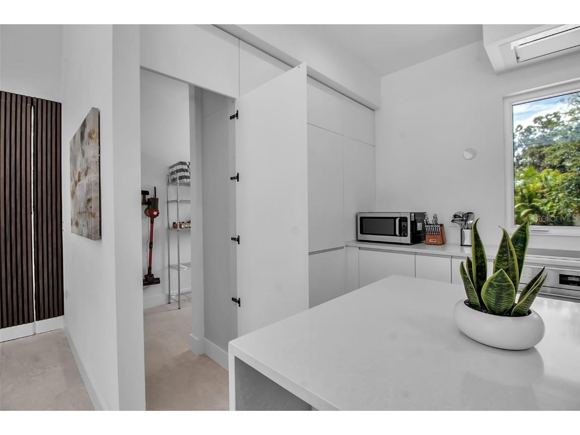 2231 Wood Street Sarasota FL 34237 A4666469 image12