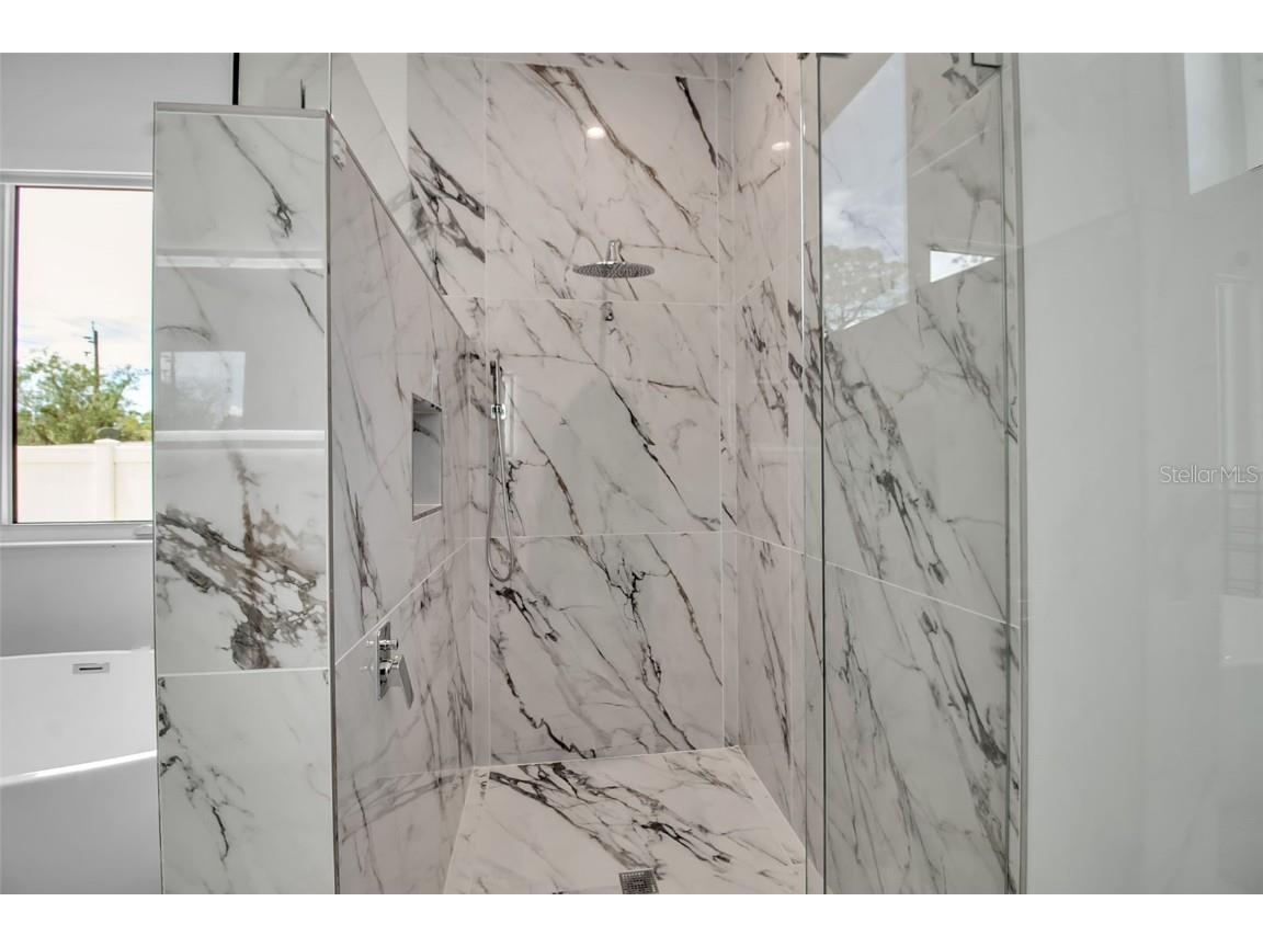 2231 Wood Street Sarasota FL 34237 A4666469 image22