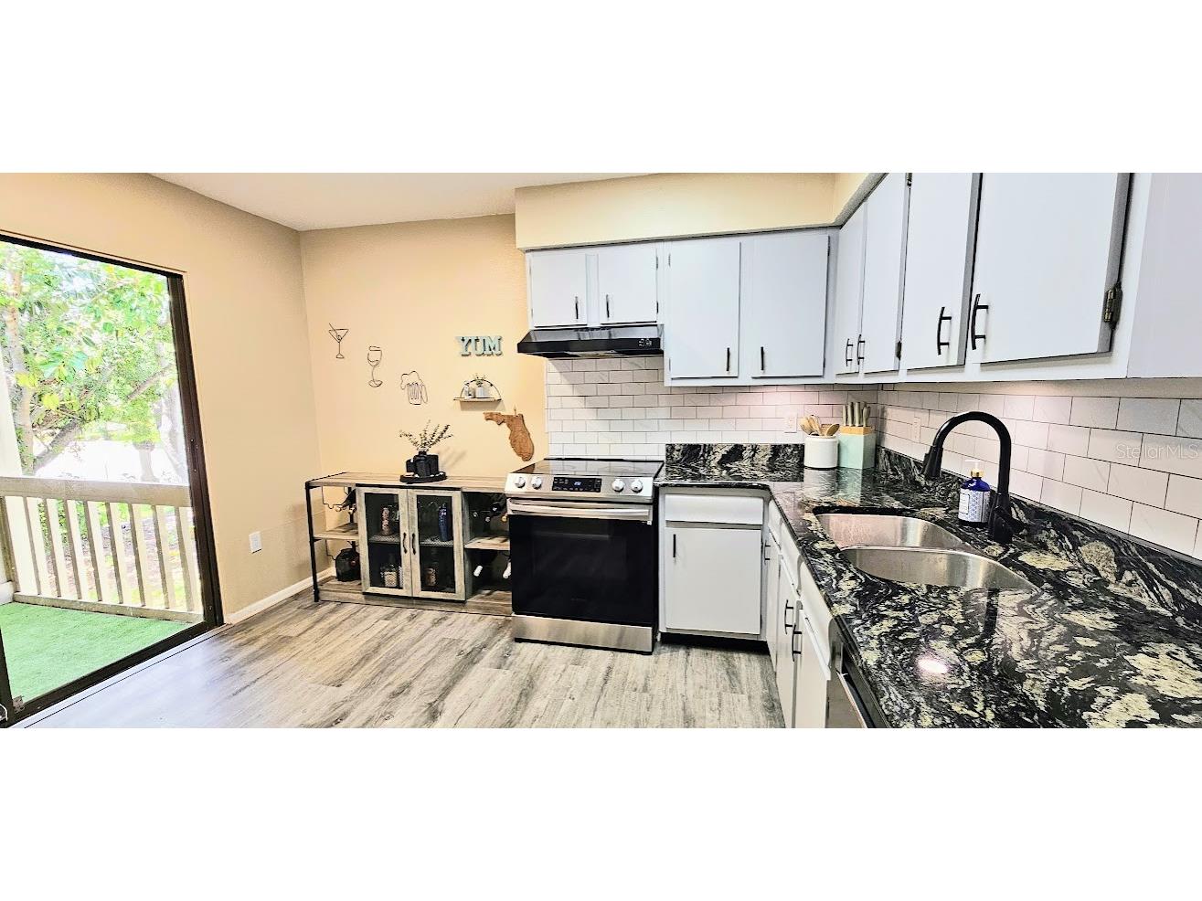 2232 Bahia Vista Street #A6 Sarasota FL 34239 A4666617 image17