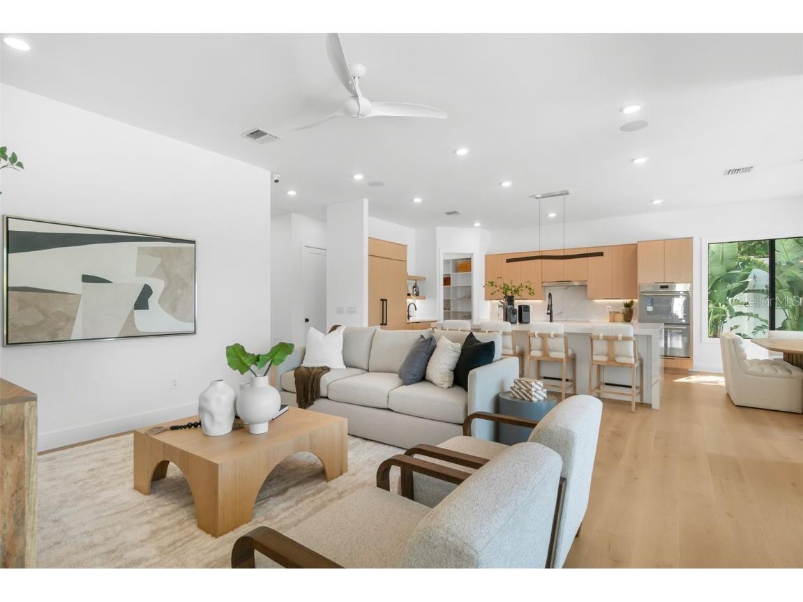 2232 Grove Street Sarasota FL 34239 A4670786 image16