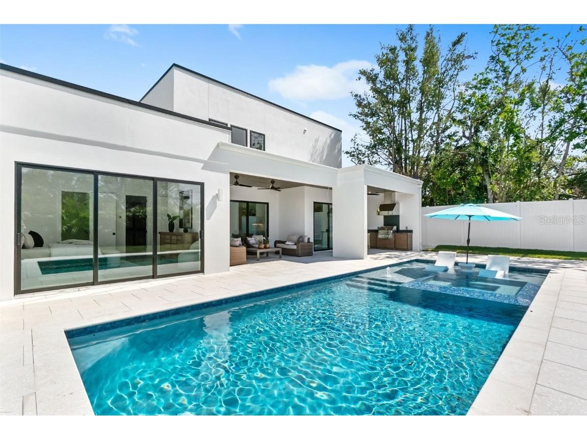 2232 Grove Street Sarasota FL 34239 A4670786 image36