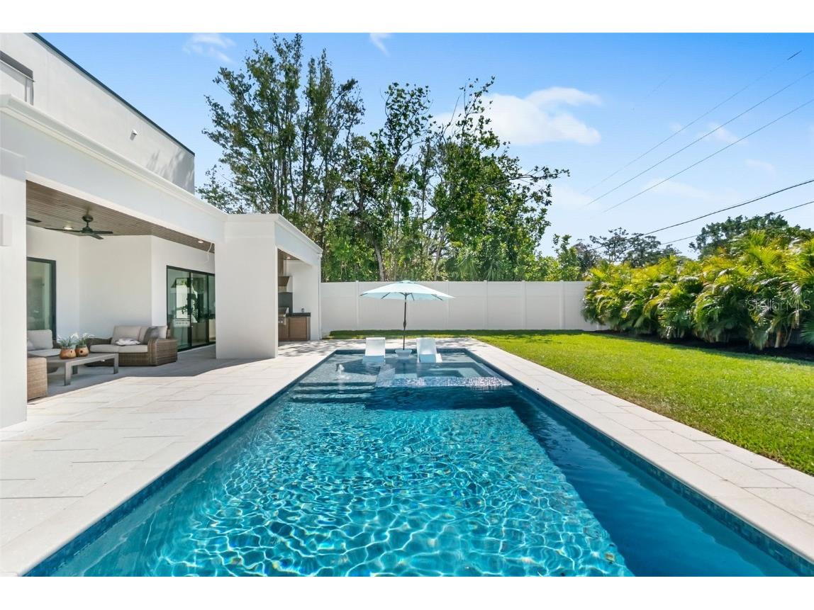 2232 Grove Street Sarasota FL 34239 A4670786 image37