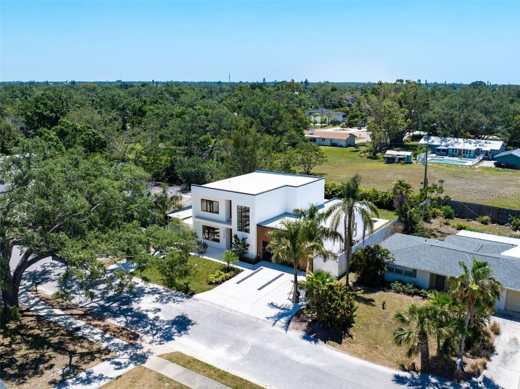 2232 Grove Street Sarasota FL 34239 A4670786 image39