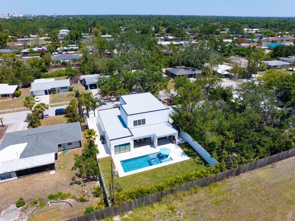 2232 Grove Street Sarasota FL 34239 A4670786 image41