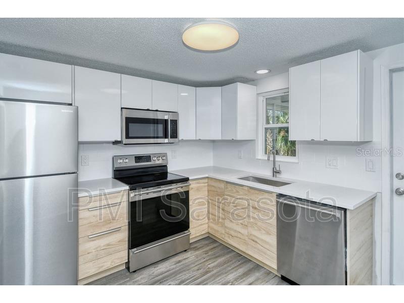 2233 Michele Drive Sarasota FL 34231 A4660120 image5