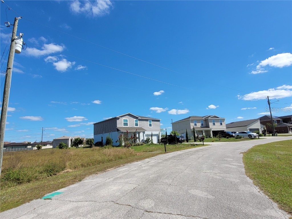 2233 Pecos Court Kissimmee FL 34759 OM712409 image7