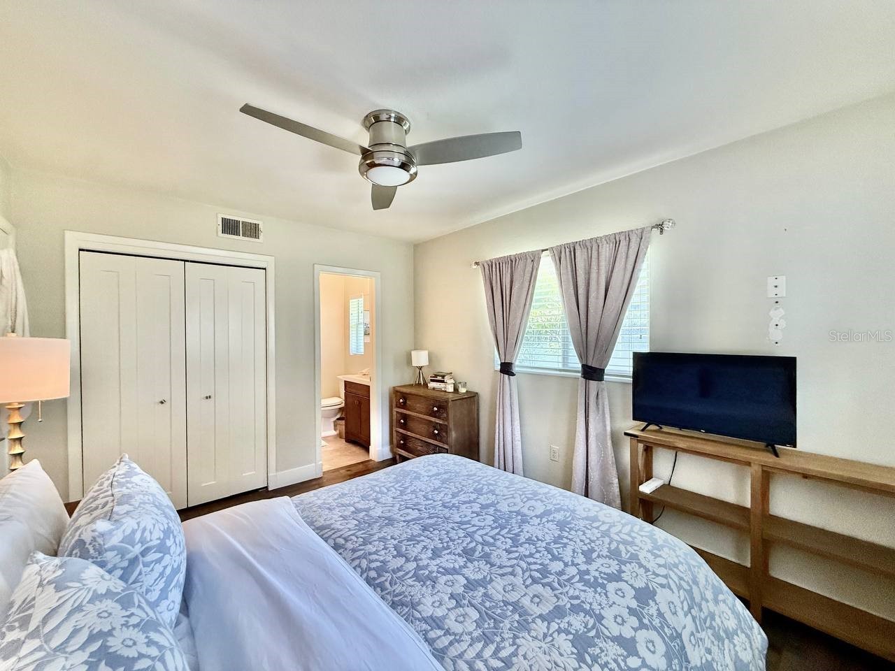 2233 Snead Avenue Dunedin FL 34698 TB8506168 image20