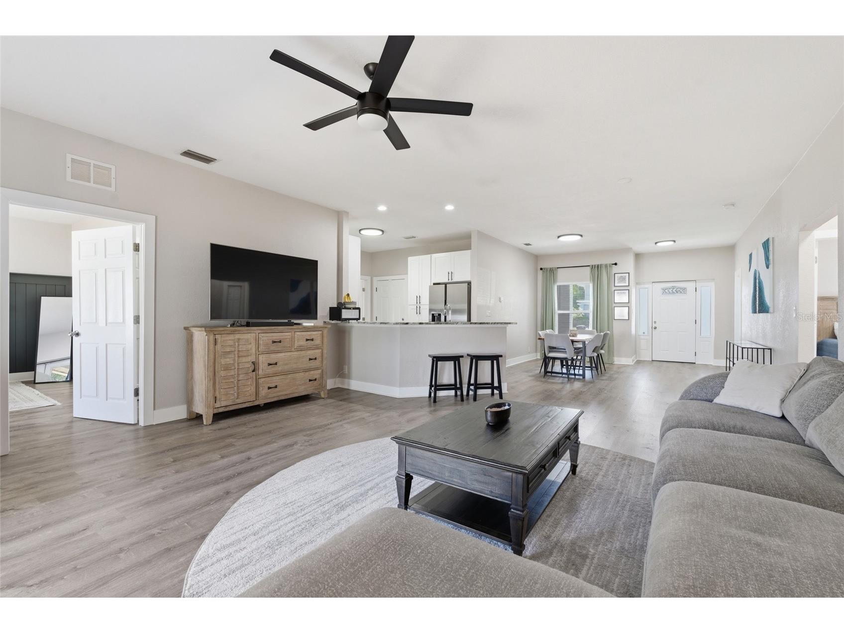 2233 Trelain Drive S Saint Petersburg FL 33712 TB8498363 image2