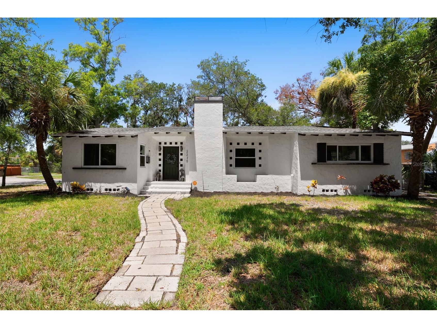 2235 5th Street S Saint Petersburg FL 33705 TB8528396 image1