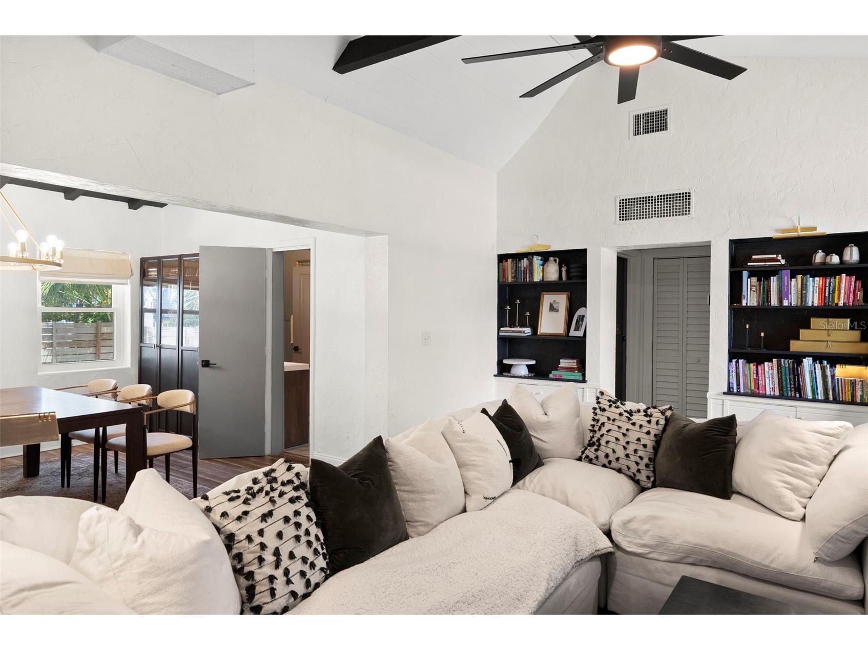 2235 5th Street S Saint Petersburg FL 33705 TB8528396 image10