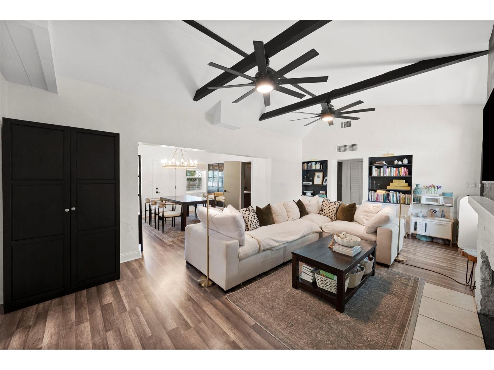 2235 5th Street S Saint Petersburg FL 33705 TB8528396 image4