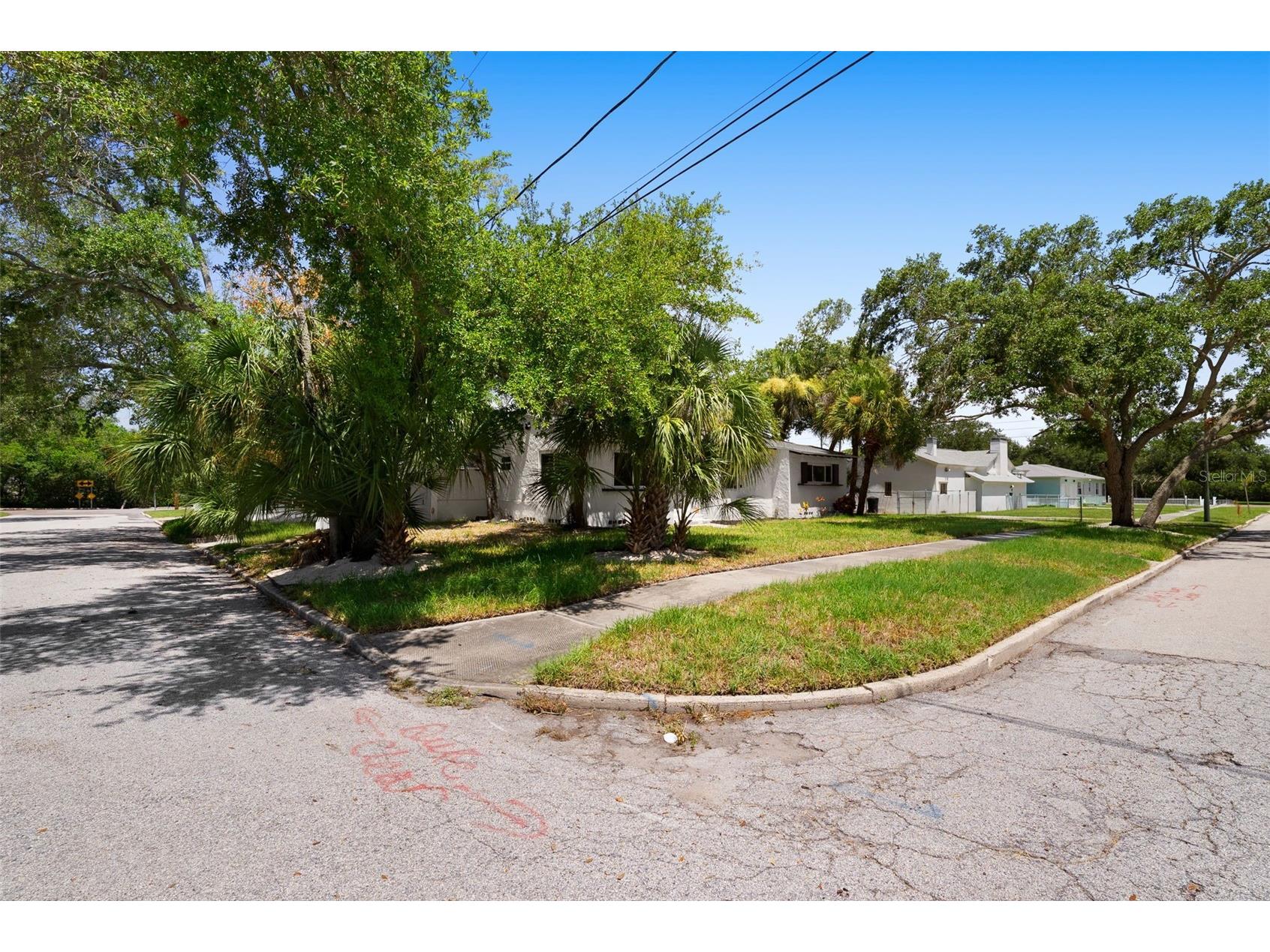 2235 5th Street S Saint Petersburg FL 33705 TB8528396 image43