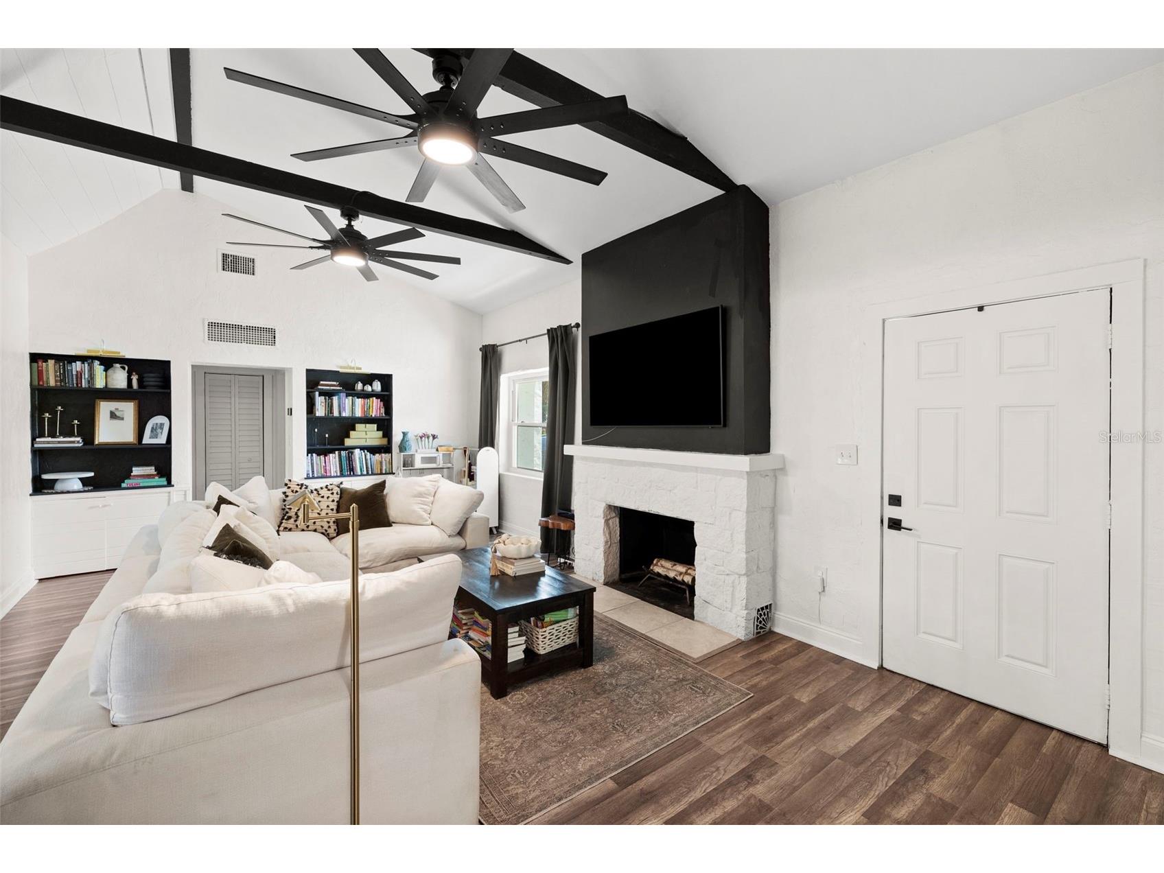 2235 5th Street S Saint Petersburg FL 33705 TB8528396 image5