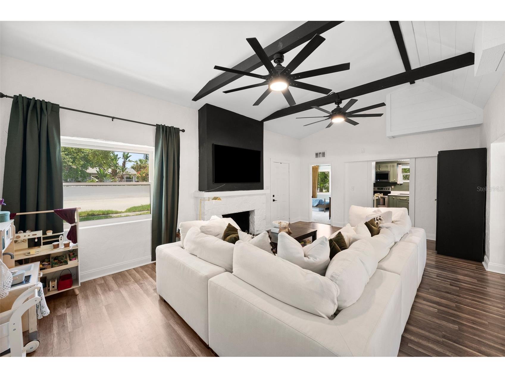 2235 5th Street S Saint Petersburg FL 33705 TB8528396 image8
