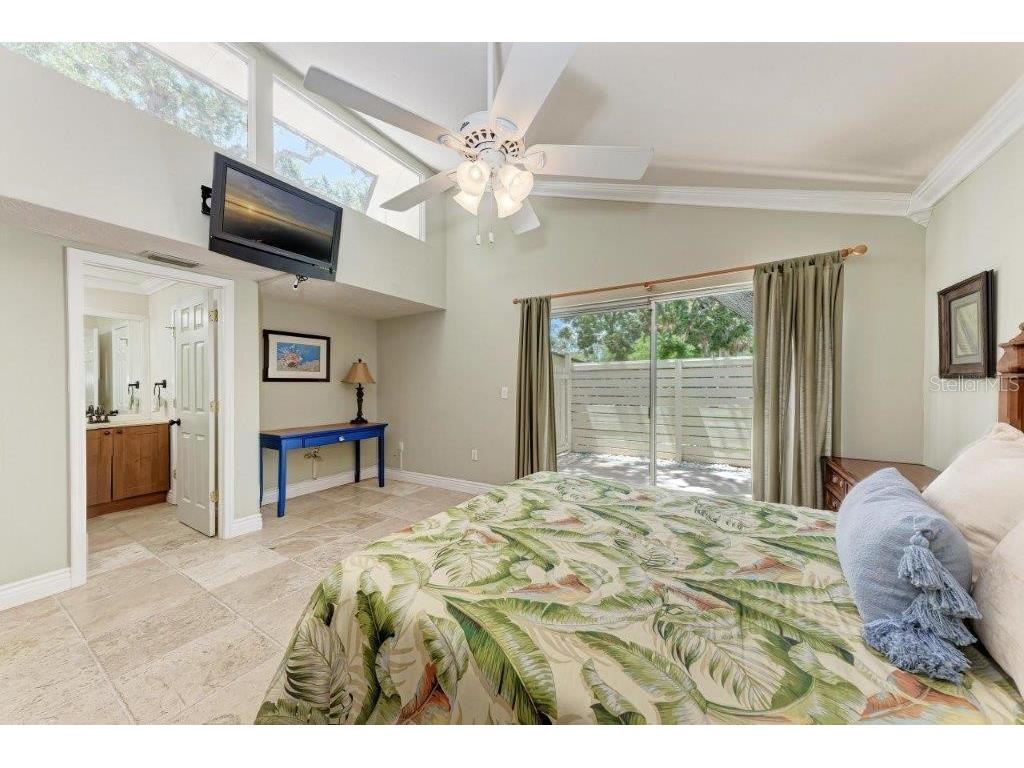 2237 Circlewood Drive #18 Sarasota FL 34231 A4670012 image14