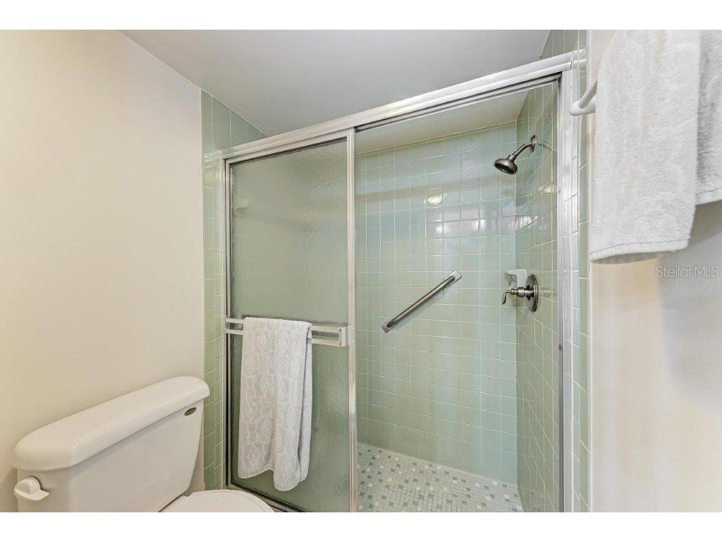 2237 Circlewood Drive #18 Sarasota FL 34231 A4670012 image16