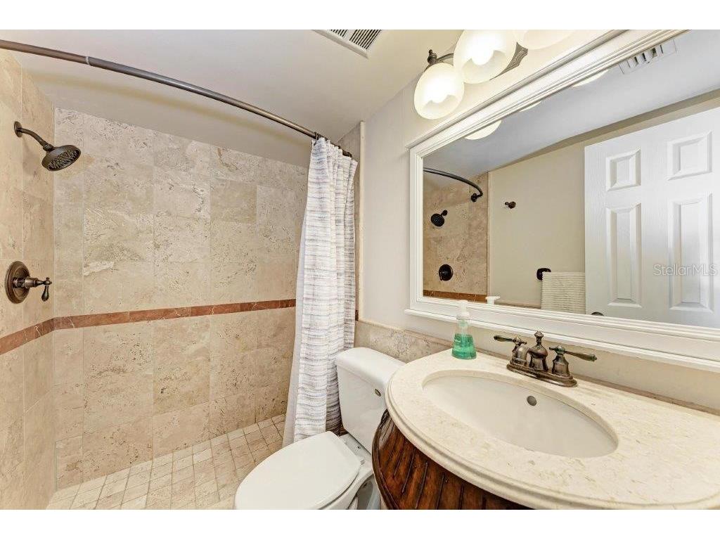 2237 Circlewood Drive #18 Sarasota FL 34231 A4670012 image19