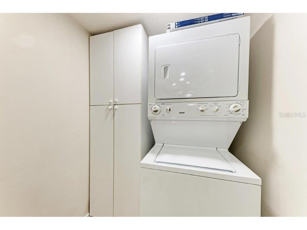 2237 Circlewood Drive #18 Sarasota FL 34231 A4670012 image21