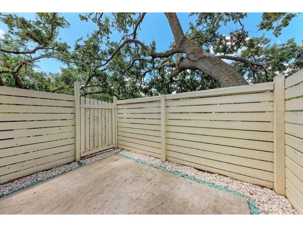 2237 Circlewood Drive #18 Sarasota FL 34231 A4670012 image22