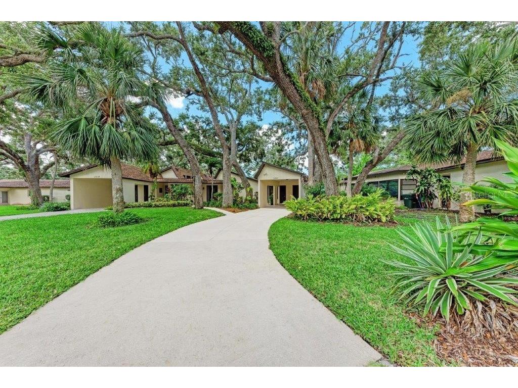 2237 Circlewood Drive #18 Sarasota FL 34231 A4670012 image4