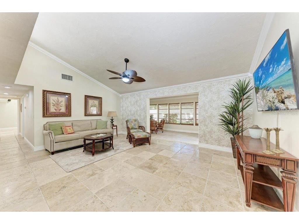 2237 Circlewood Drive #18 Sarasota FL 34231 A4670012 image6