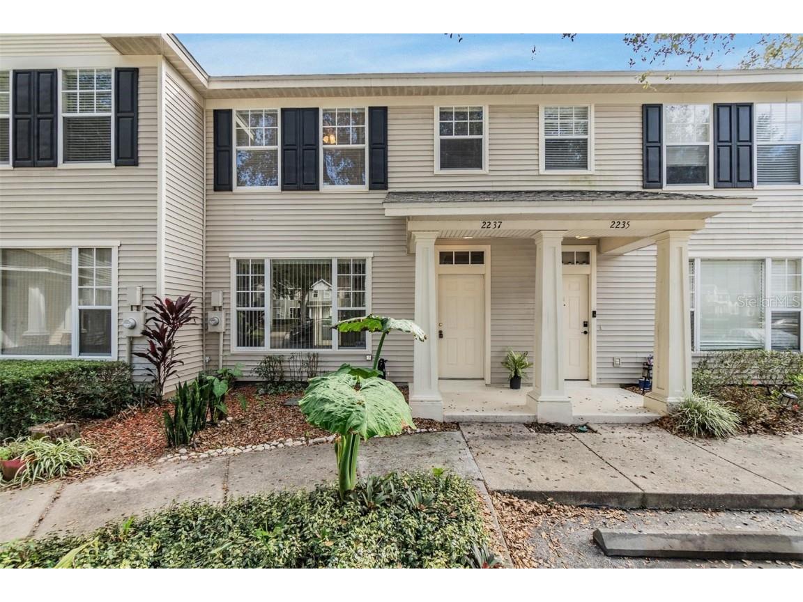 2237 Golden Oak Lane Valrico FL 33594 T3503583 image1