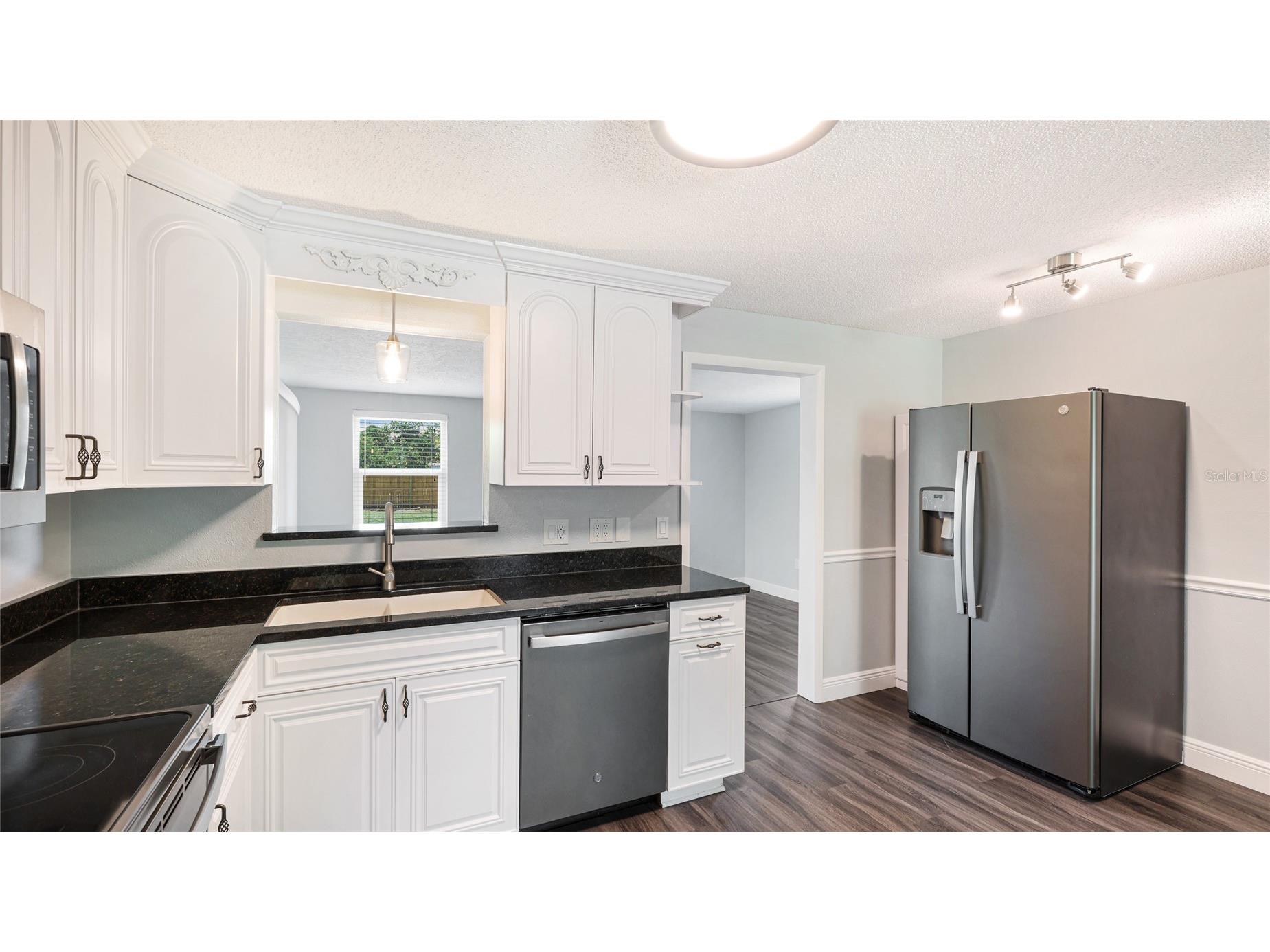 2237 Lockwood Meadows Circle Sarasota FL 34234 A4693962 image10