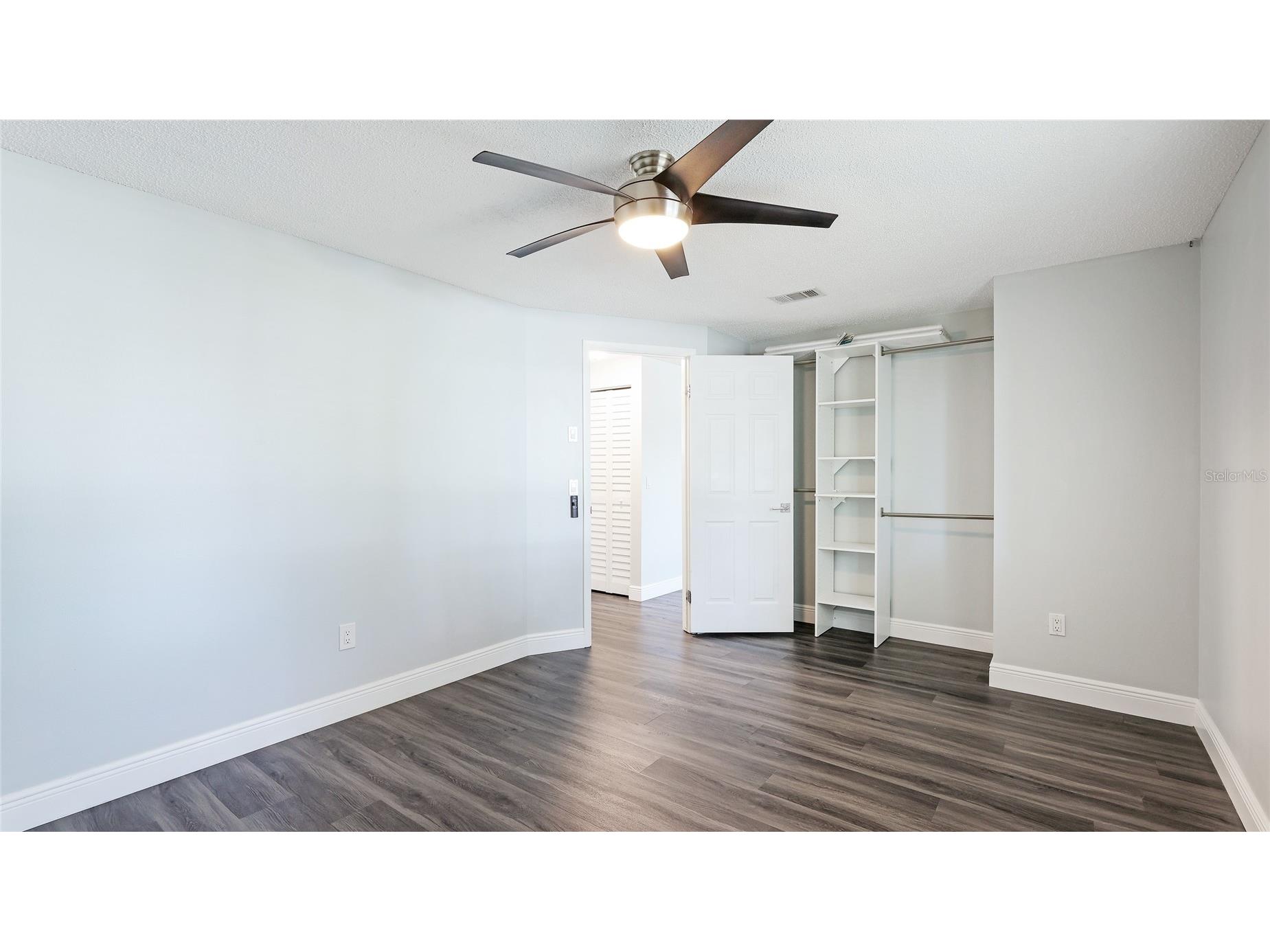 2237 Lockwood Meadows Circle Sarasota FL 34234 A4693962 image17