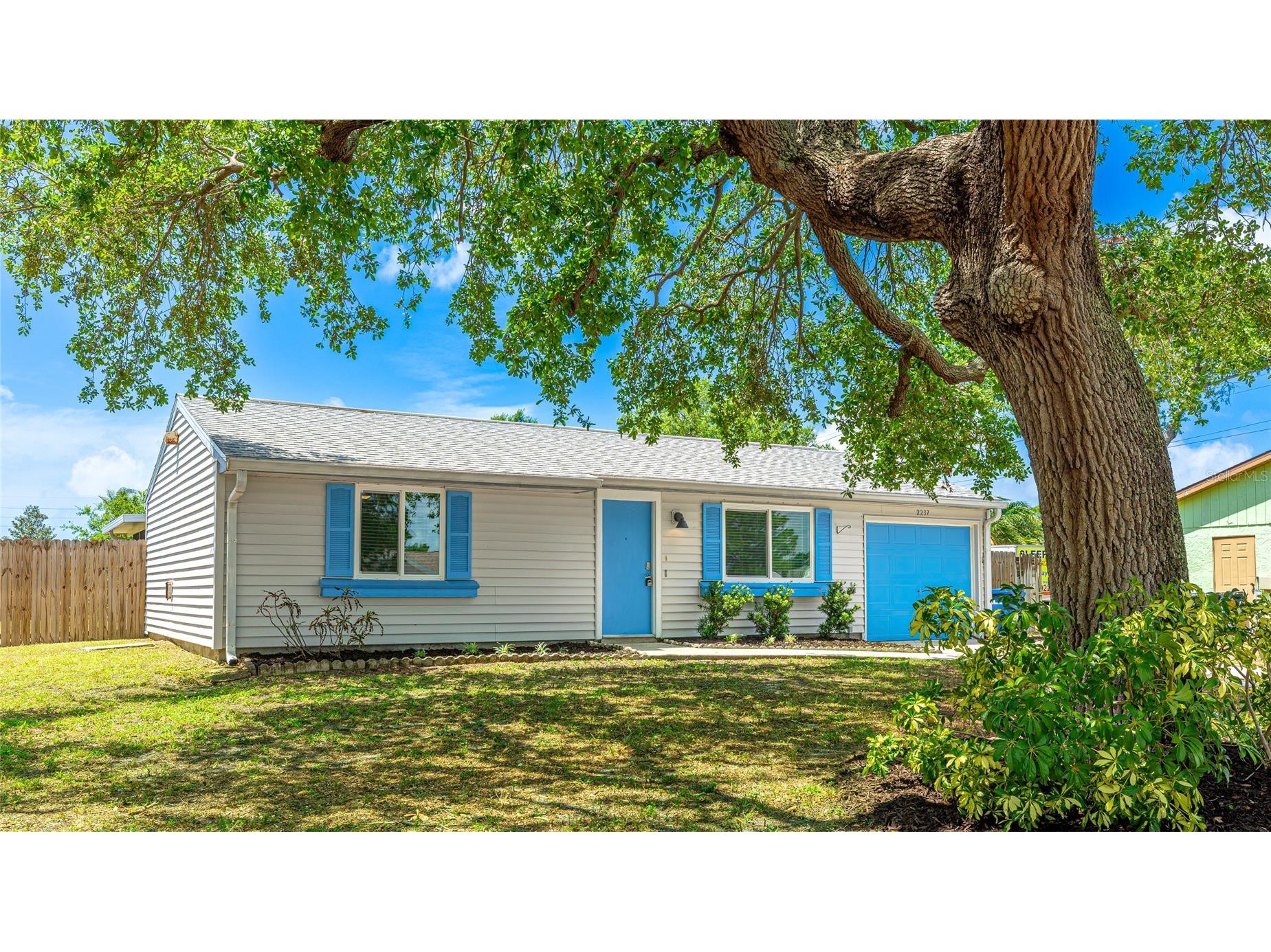 2237 Lockwood Meadows Circle Sarasota FL 34234 A4693962 image3