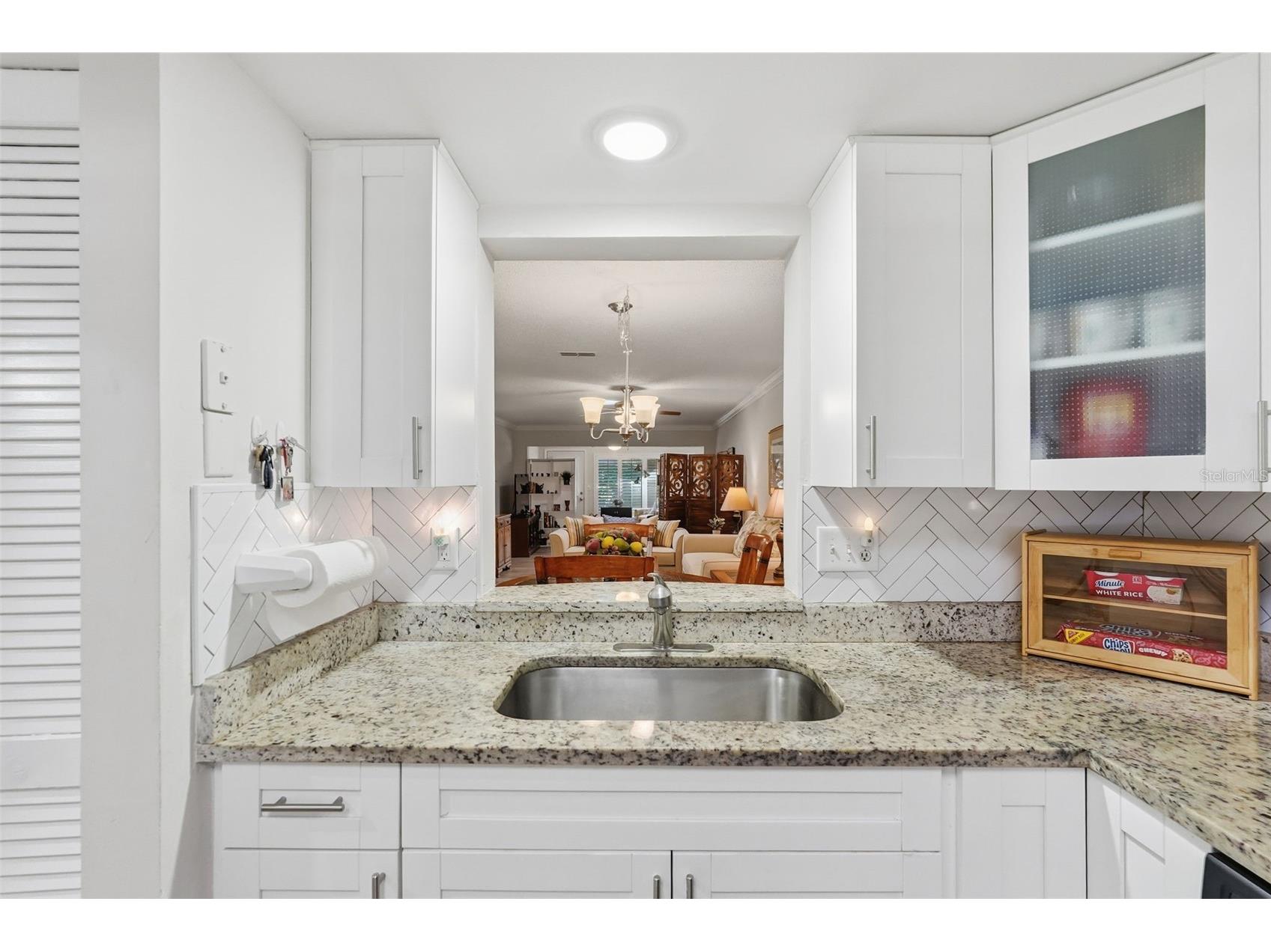 2238 Lark Circle W #D Palm Harbor FL 34684 TB8466844 image6