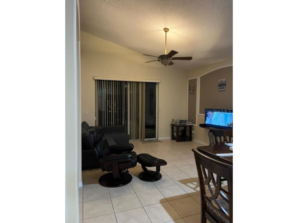2238 Windcrest Lake Circle Orlando FL 32824 V4941282 image5