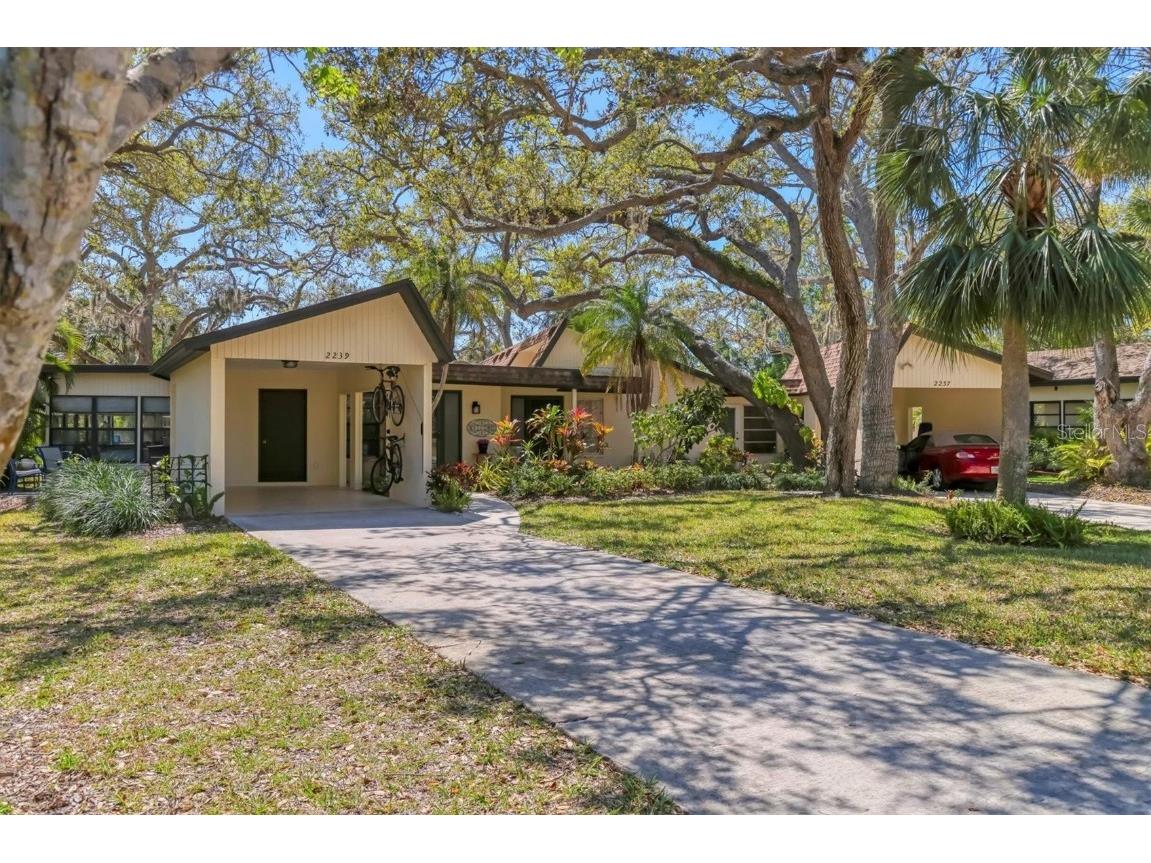 2239 Circlewood Drive #17 Sarasota FL 34231 A4644471 image1