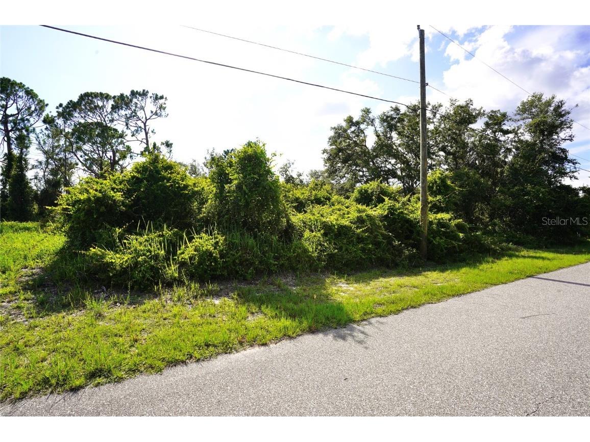 2239 Fernwood Street Port Charlotte FL 33948 C7476363 image1