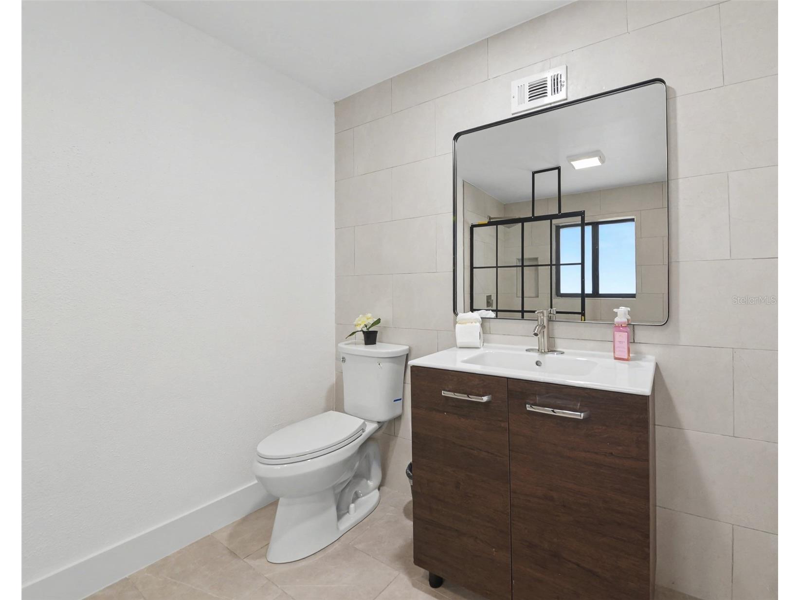 2239 Worrington Street Sarasota FL 34231 A4684340 image14