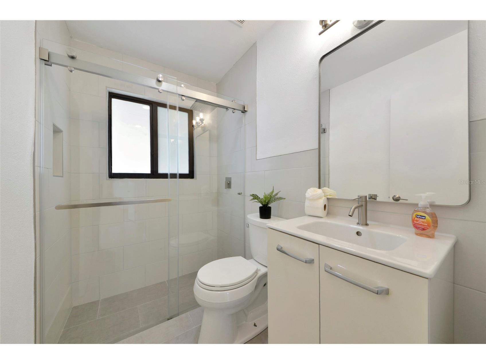 2239 Worrington Street Sarasota FL 34231 A4684340 image23