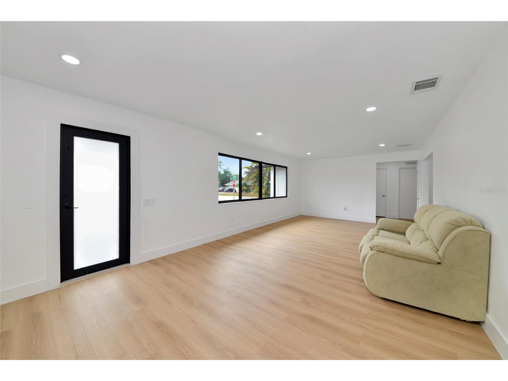 2239 Worrington Street Sarasota FL 34231 A4684340 image3