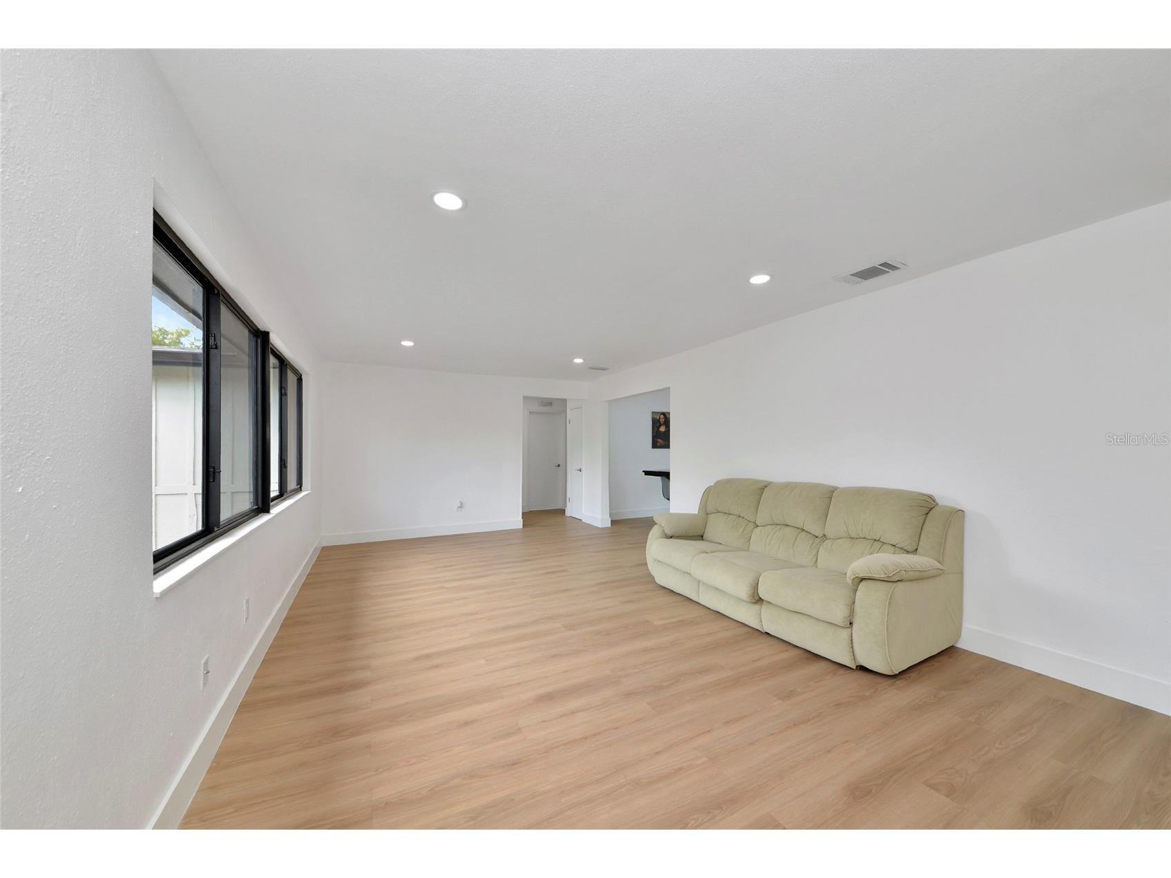2239 Worrington Street Sarasota FL 34231 A4684340 image4