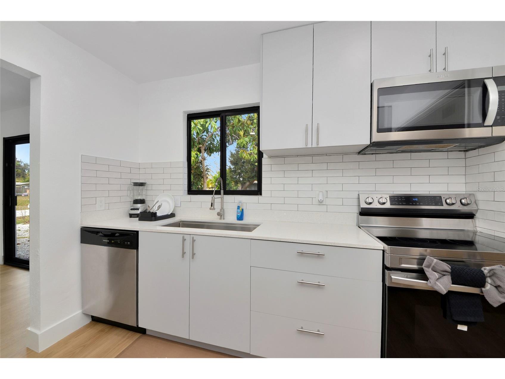 2239 Worrington Street Sarasota FL 34231 A4684340 image8