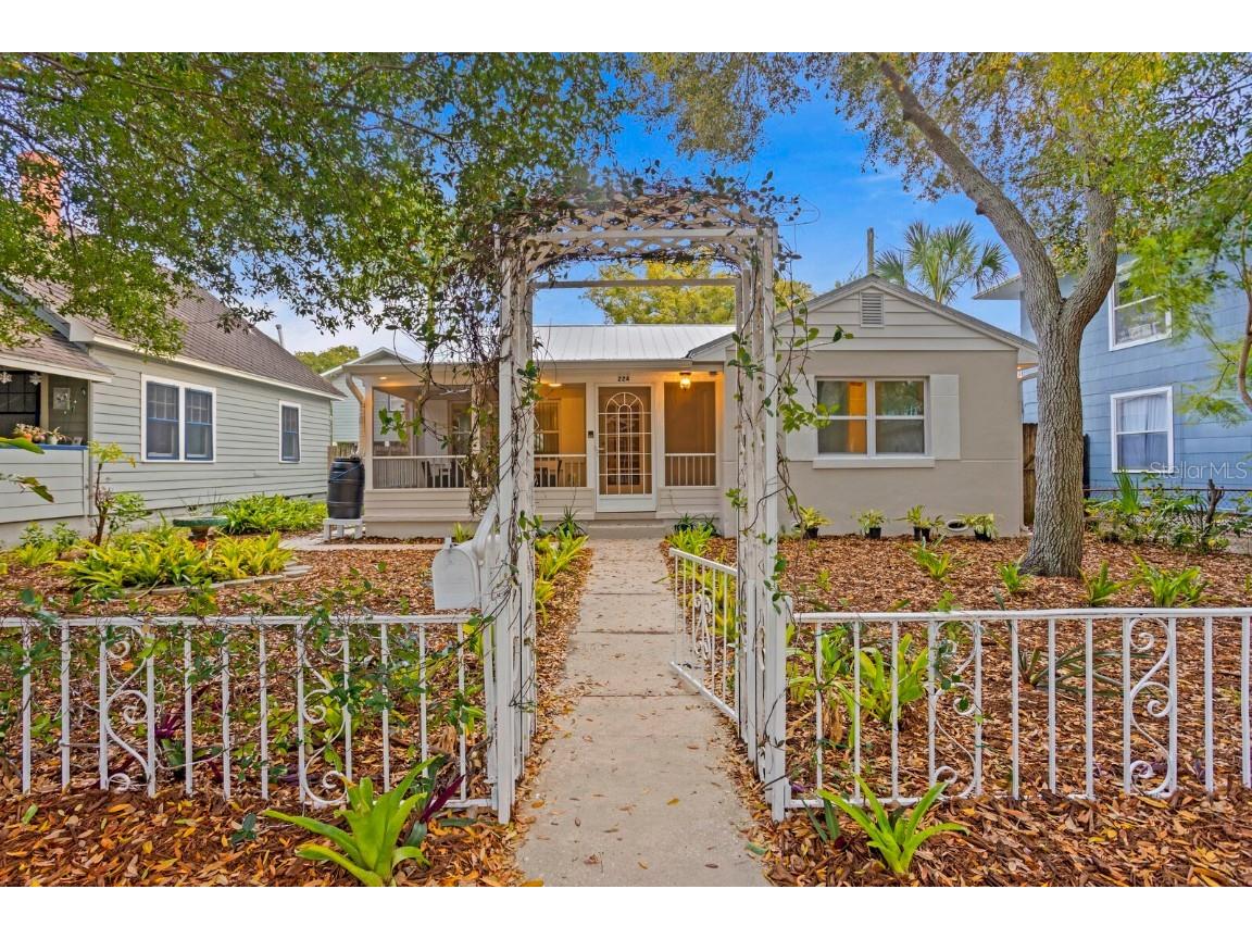 224 12th Avenue N Saint Petersburg FL 33701 U8231398 image1