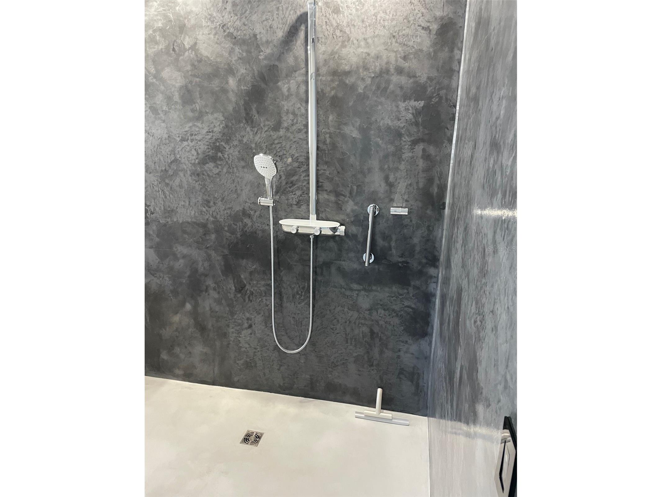 224 6th Avenue N #13 Saint Petersburg FL 33701 TB8499632 image40
