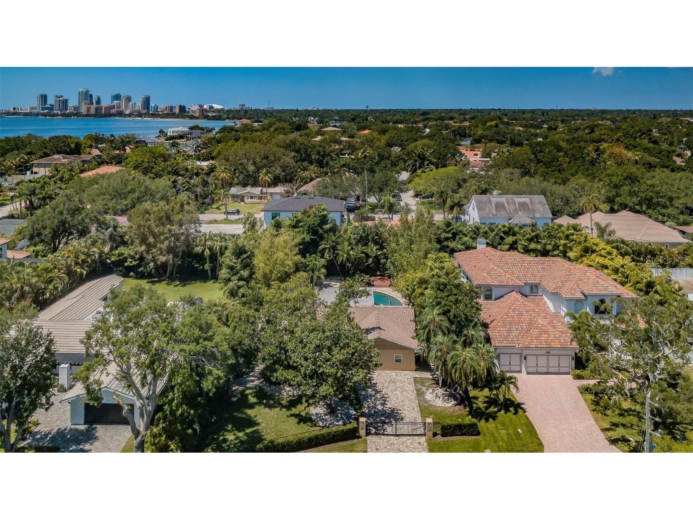 224 Cordova Boulevard NE Saint Petersburg FL 33704 U8232508 image1