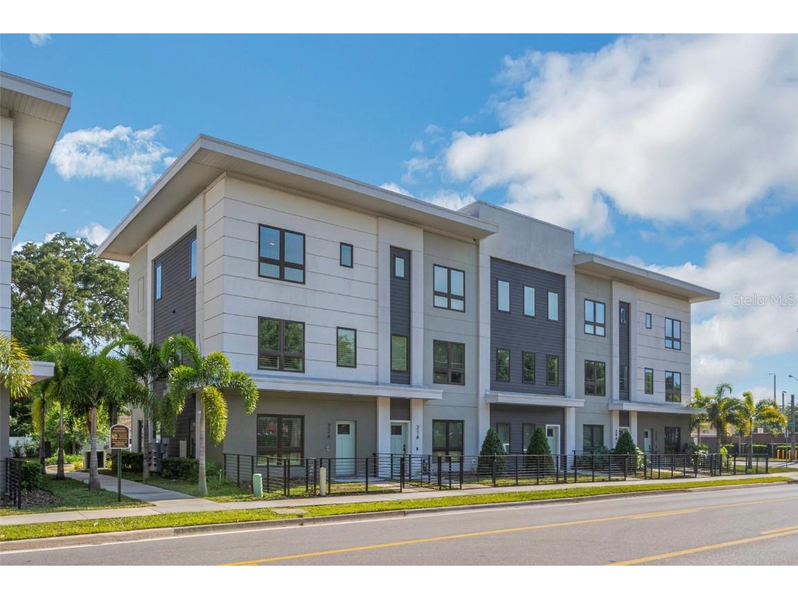 224 E Pineloch Avenue Orlando FL 32806 O6195814 image1