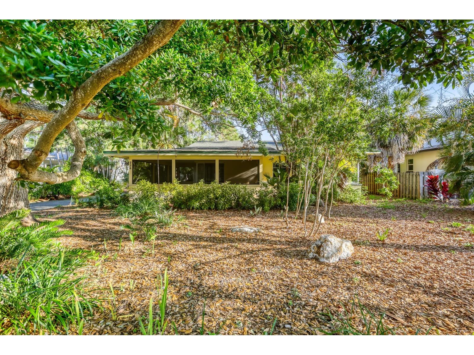224 Lyndhurst Street Dunedin FL 34698 TB8489494 image1