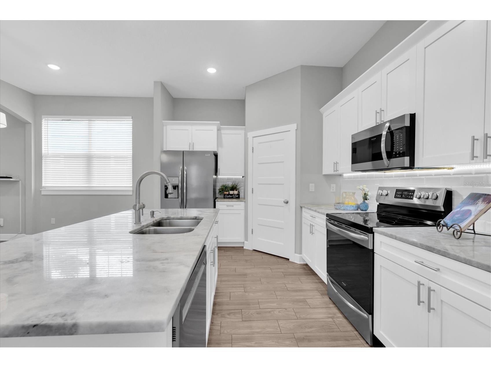 224 NE Jefferson Circle N Saint Petersburg FL 33702 TB8515553 image16